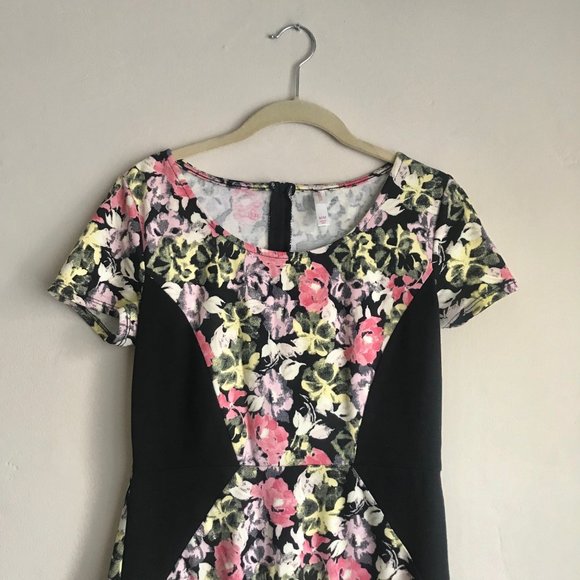Xhilaration / Black Floral Print Fitted Dress - Picture 2 of 8